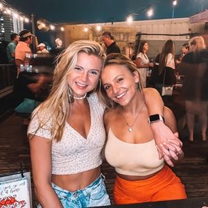 Meet your Posher, Hallie